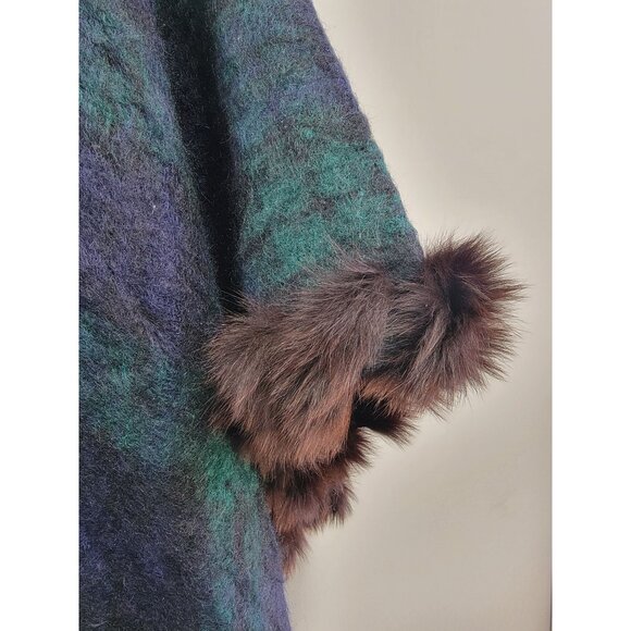 Yves Saint Laurent Vintage Poncho - Picture 8 of 9